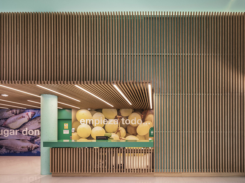 Reception Desk & Feature Wall Slatted Integration